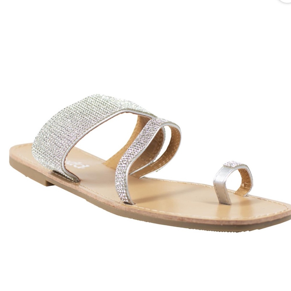 Mudd Silver Rhinestone Flat Slide Sandals w Toe Loop Size 8 NWT - Picture 2 of 11